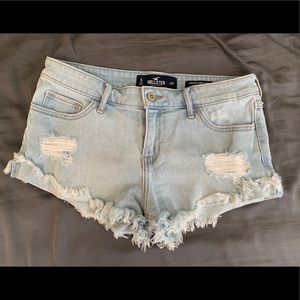 Hollister low-rise light denim shorts, sz 5/w27